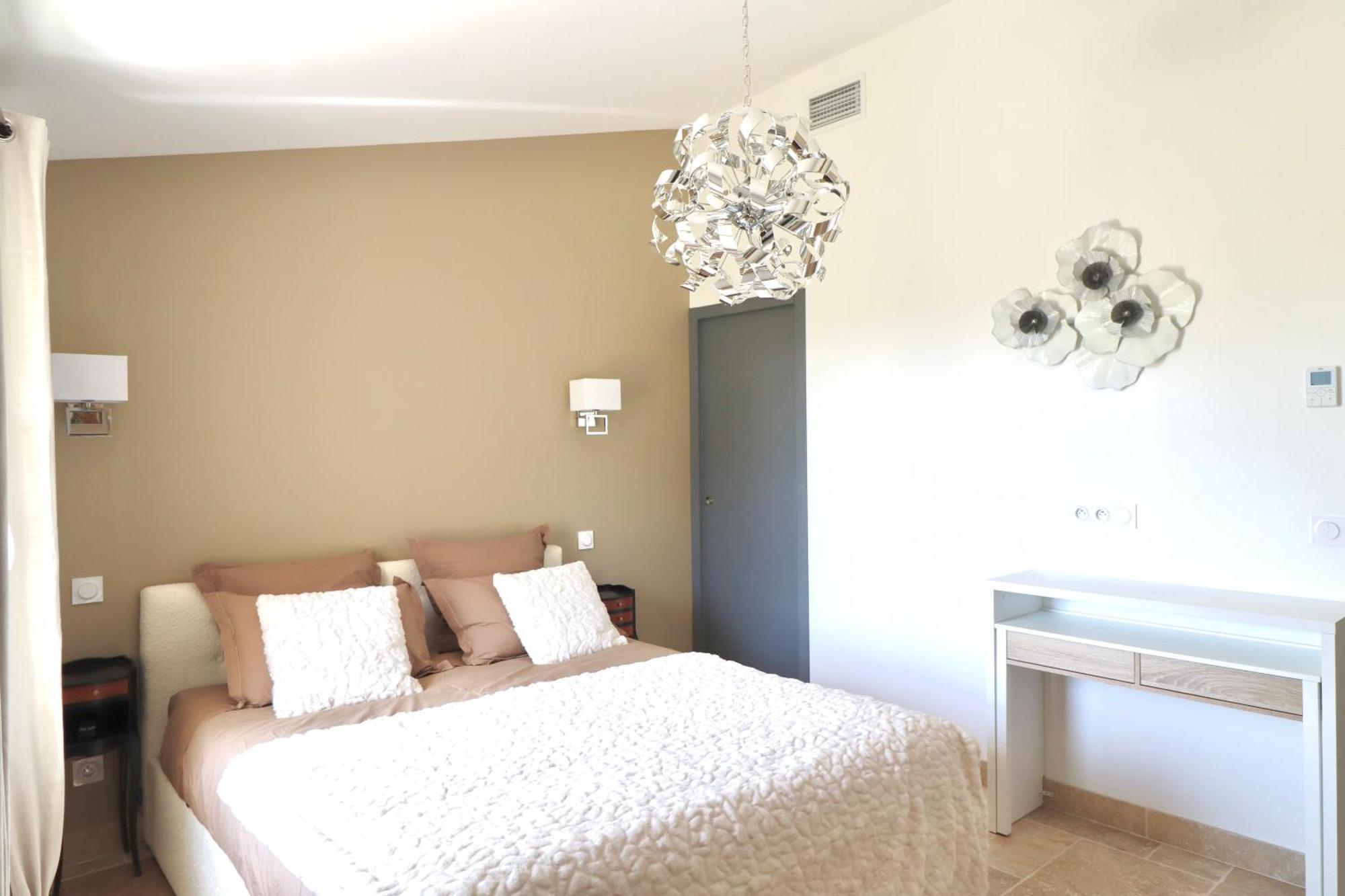 Saint-Just  Chambres D'Hotes Avec Jacuzzi Et Piscine Au Mas De Cadoule الغرفة الصورة