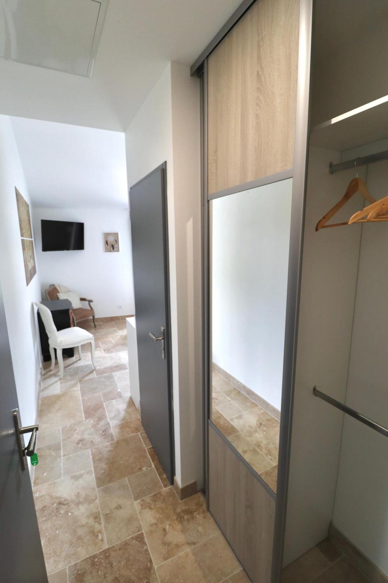 Saint-Just  Chambres D'Hotes Avec Jacuzzi Et Piscine Au Mas De Cadoule الغرفة الصورة