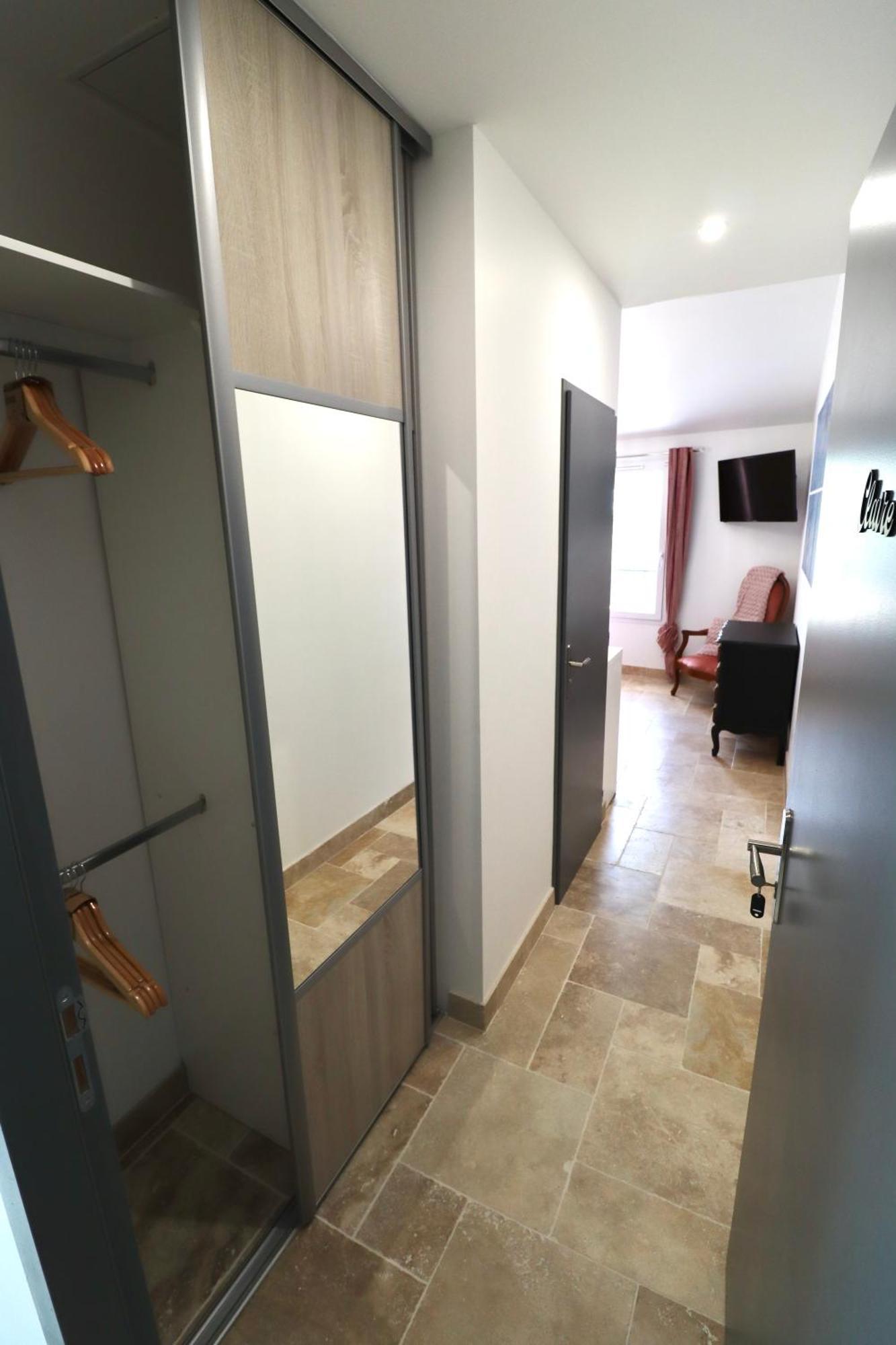 Saint-Just  Chambres D'Hotes Avec Jacuzzi Et Piscine Au Mas De Cadoule الغرفة الصورة