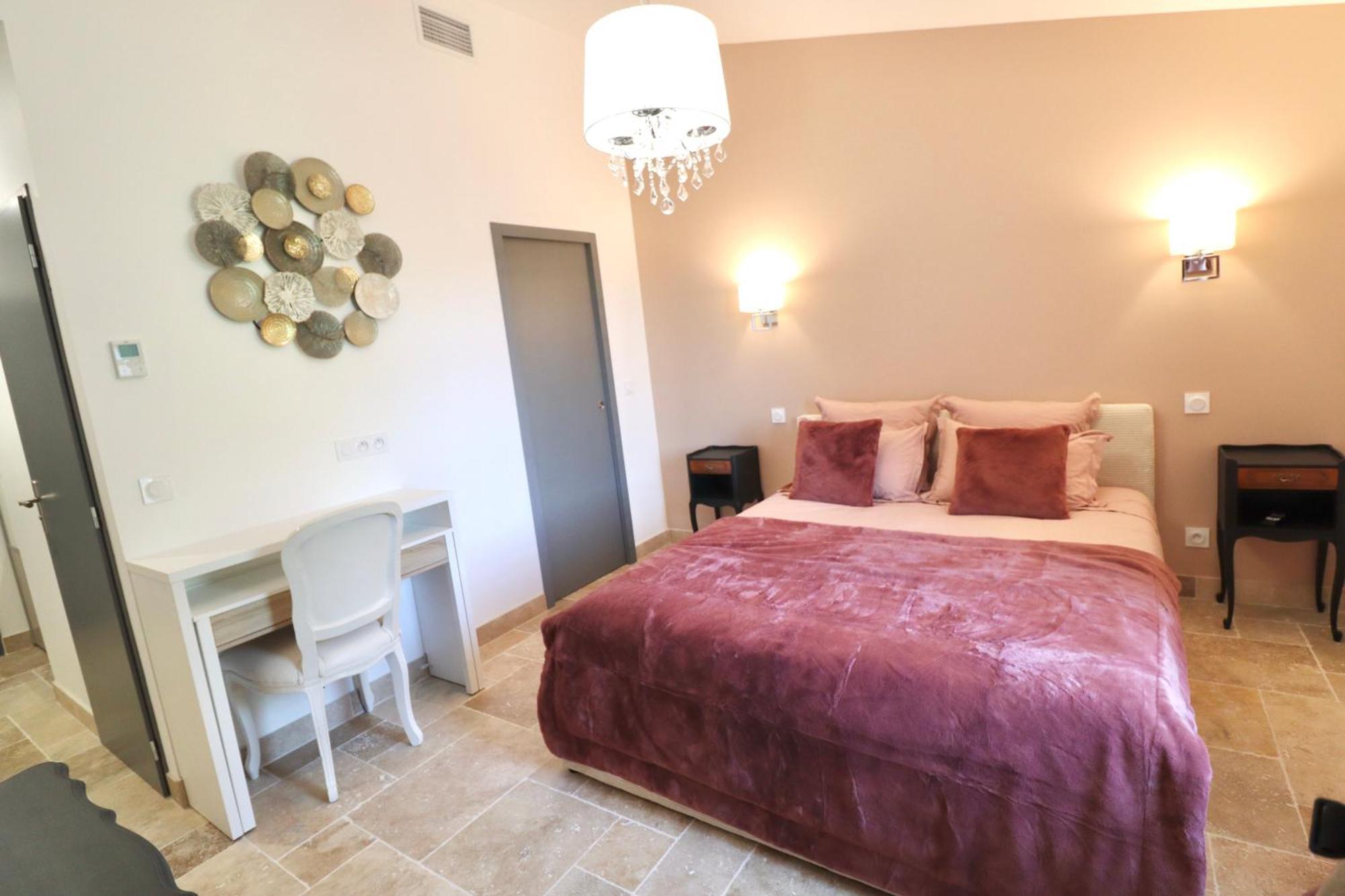 Saint-Just  Chambres D'Hotes Avec Jacuzzi Et Piscine Au Mas De Cadoule الغرفة الصورة